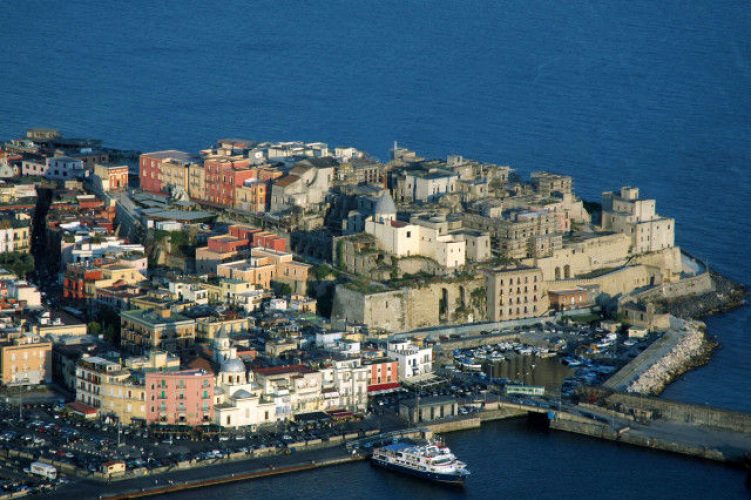 Entdecken Sie Pozzuoli und seine verborgenen Schätze