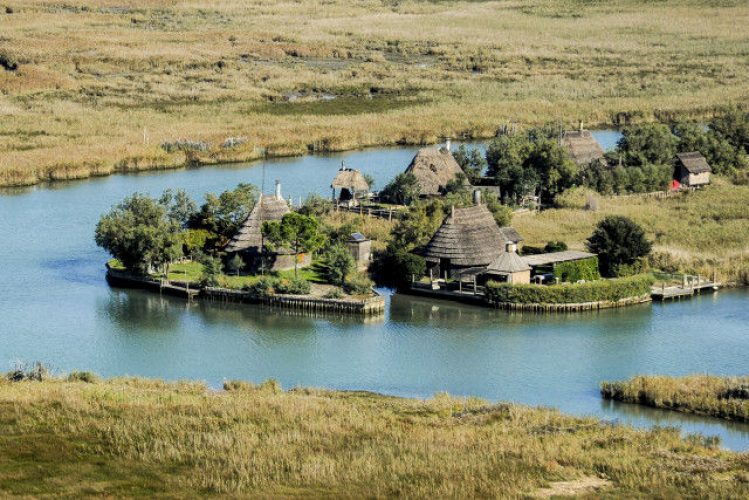 Erkundung von Marano Lagunare: Zwischen Navigation, Radfahren und typischen Aromen