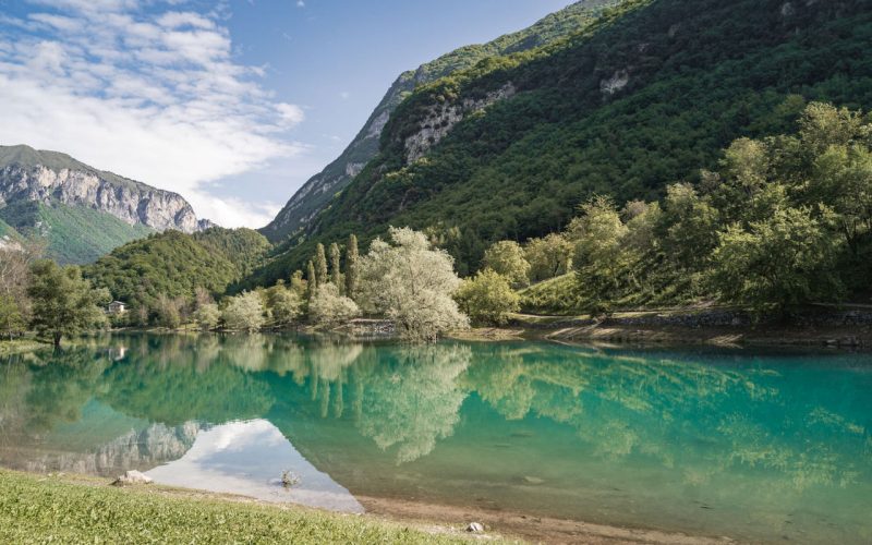 Tenno, zwischen wildem Grün und mystischem Blau