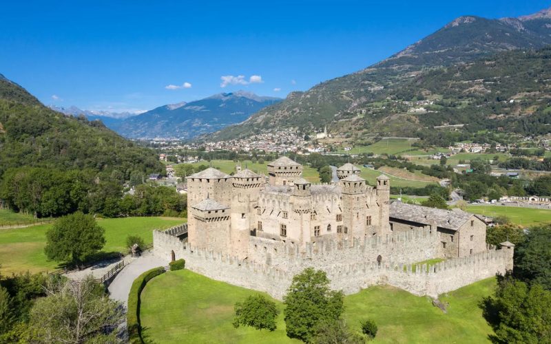 Vom Schloss Gamba von Châtillon nach Pointey