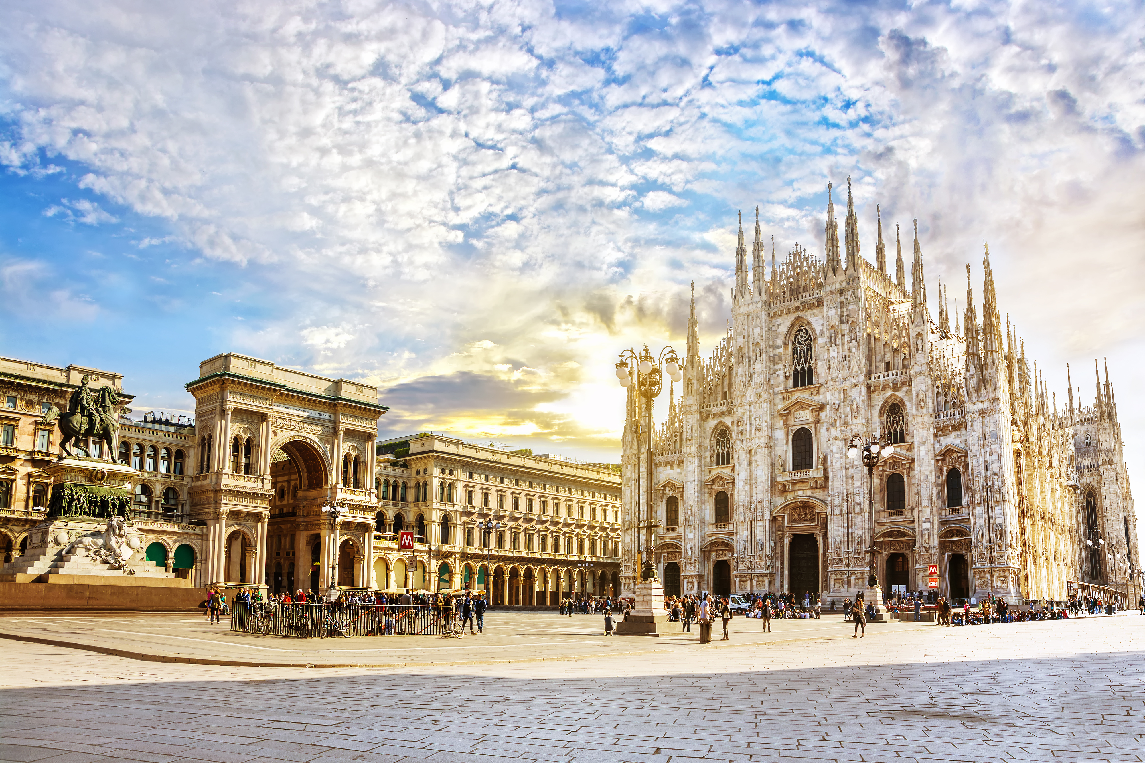 Piazza del Duomo in Milan: what to do - Italia.it
