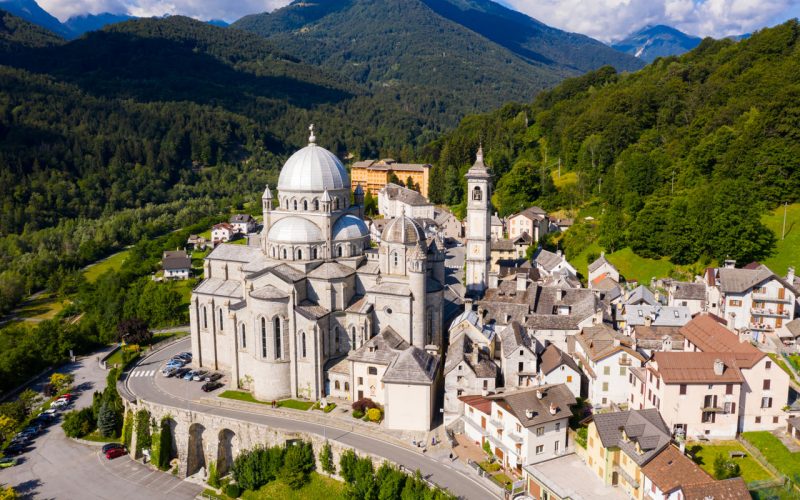 Giro d Italia 5 chiesa del cristo re