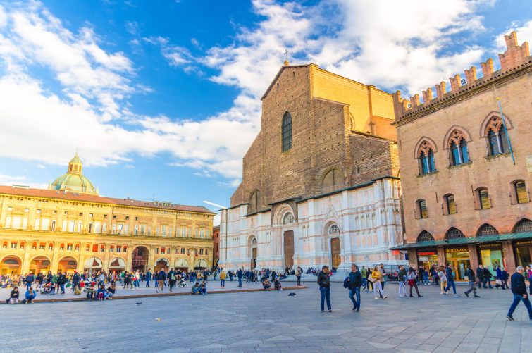 The Basilica of San Petronio in Bologna - Italia.it
