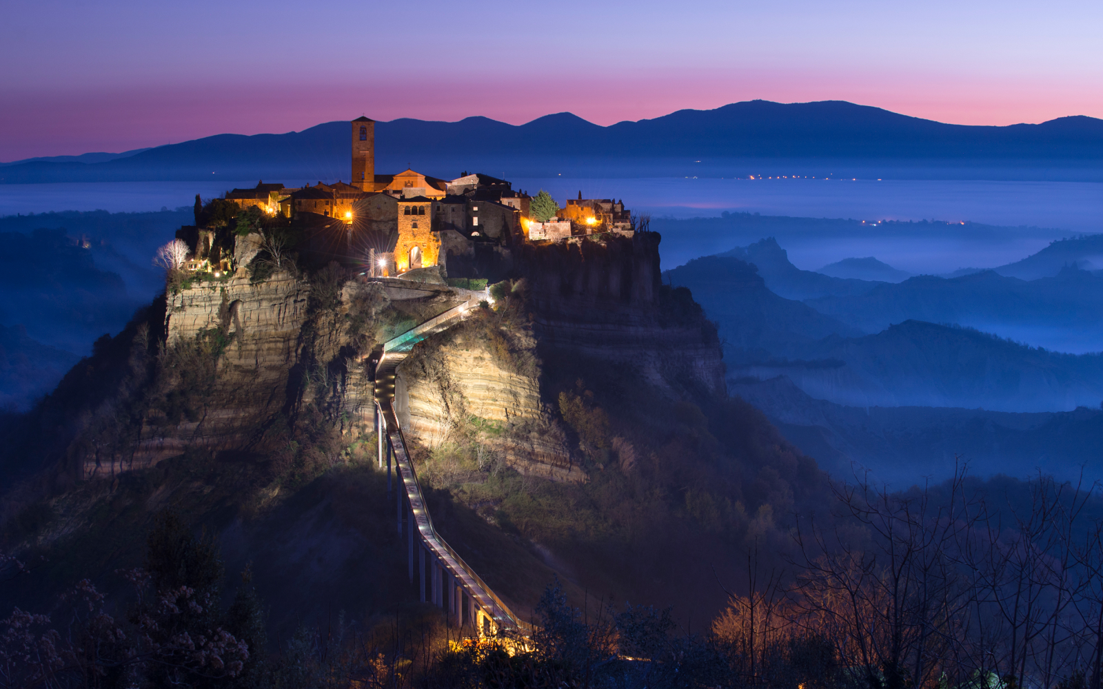 Landscapes of Lazio: mountains and coasts 