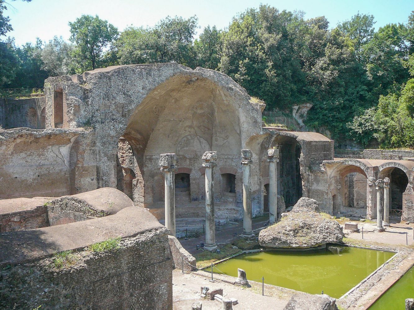 Hadrian's villa: the imperial villa of Tivoli - Italia.it
