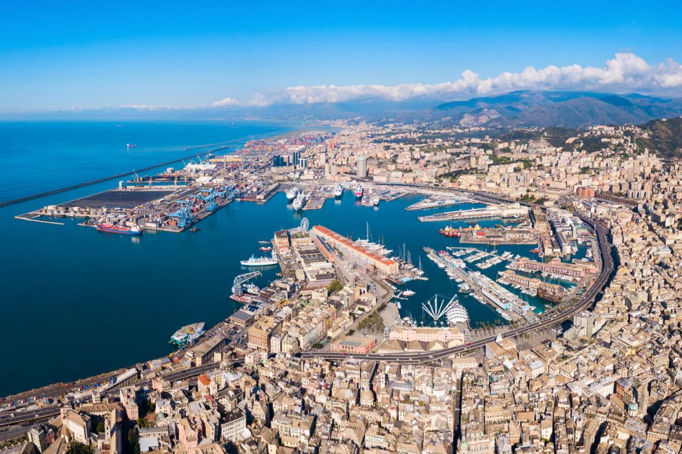 Genoa: discovering the city of caruggi - Italia.it