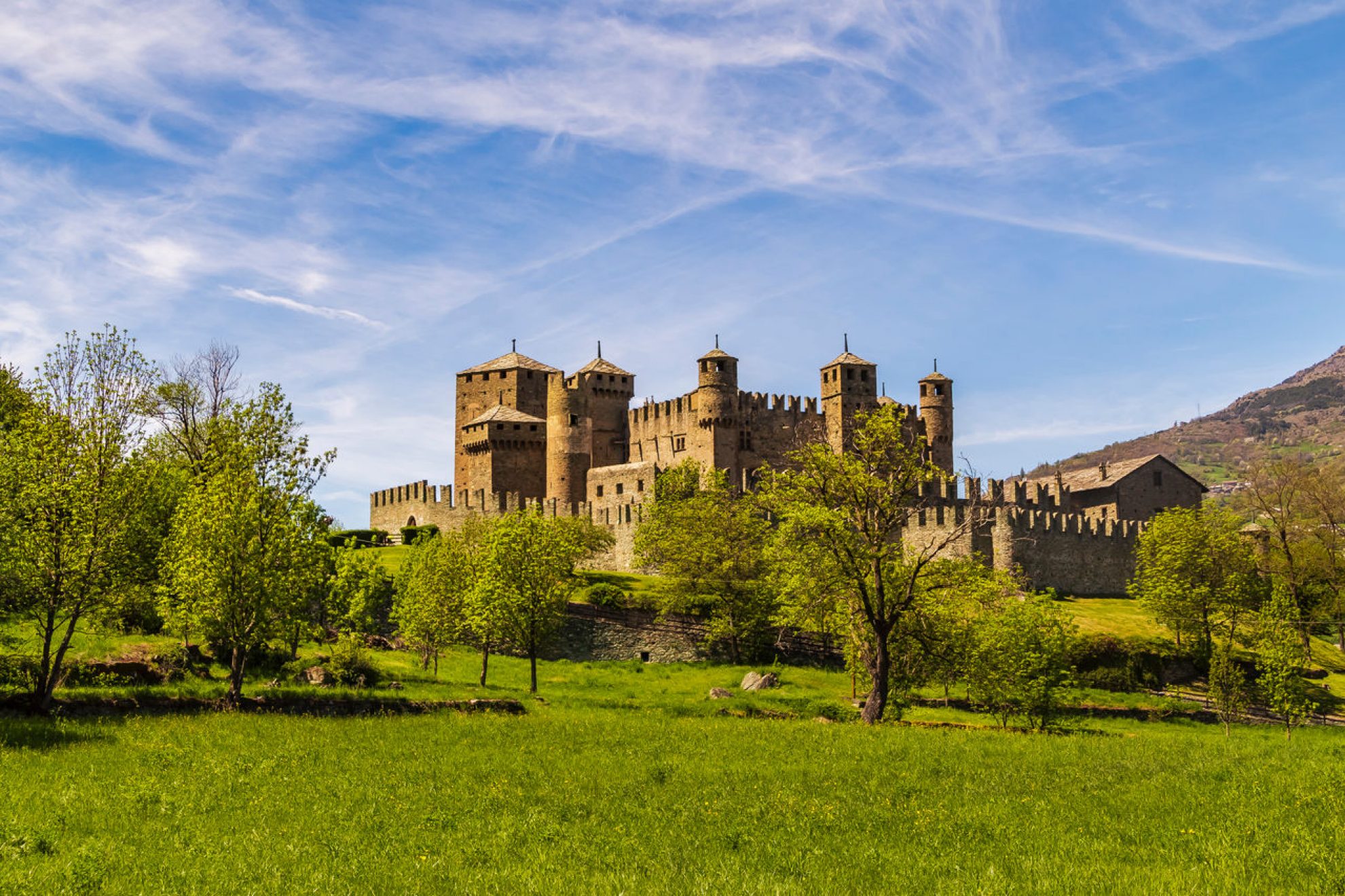Aosta Valley and its Castles to visit - Italia.it