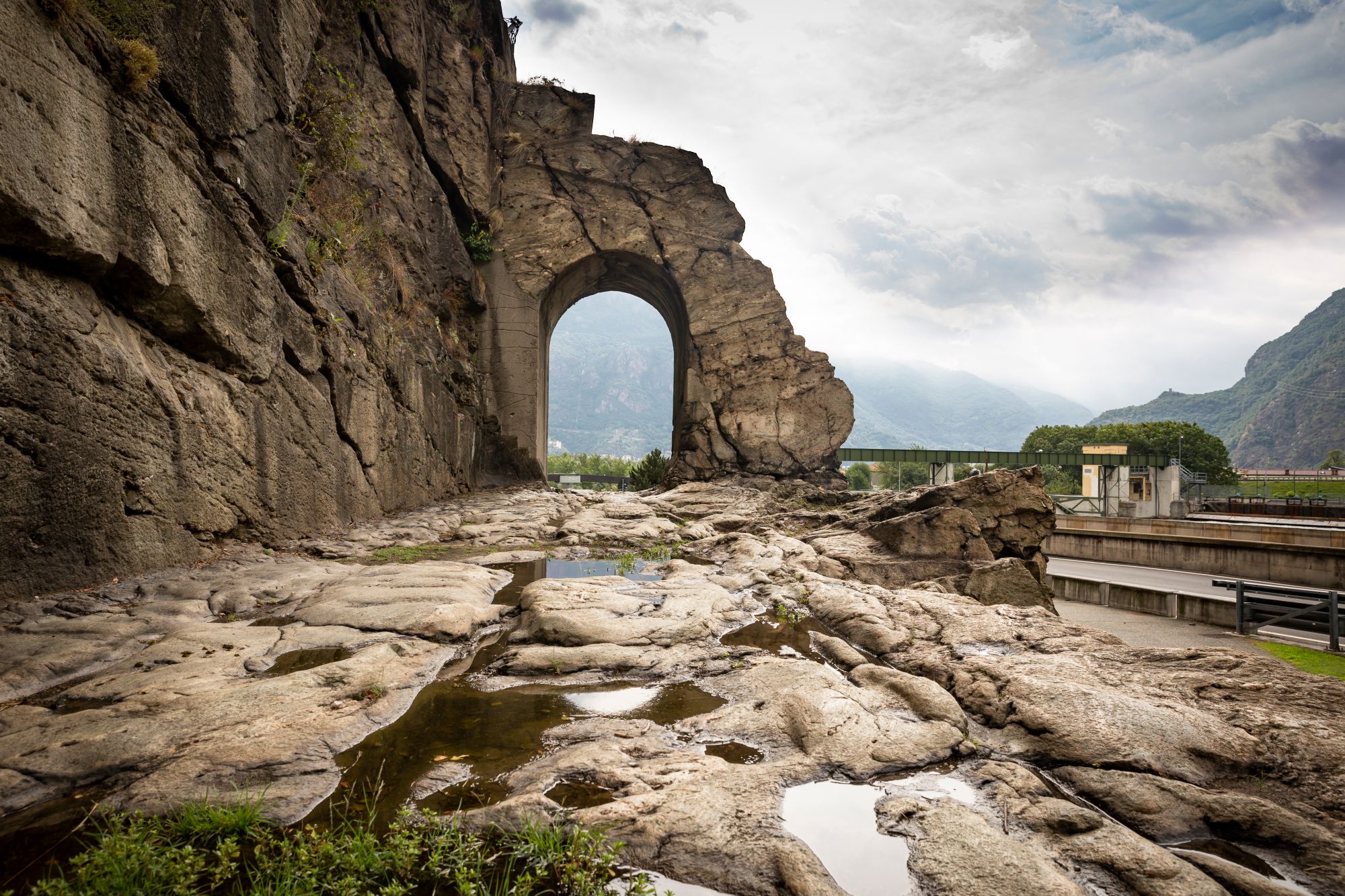 Roman Road in Donnas, Aosta Valley - Italia.it