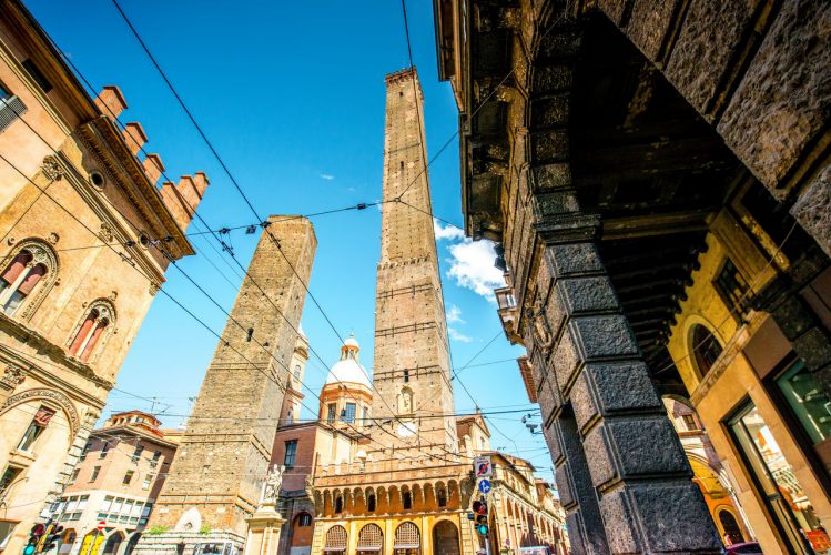 Le due torri simboli di Bologna
