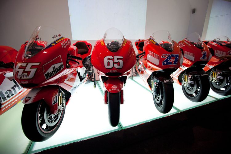 Diverse versioni della Ducati Desmosedici al Museo Ducati