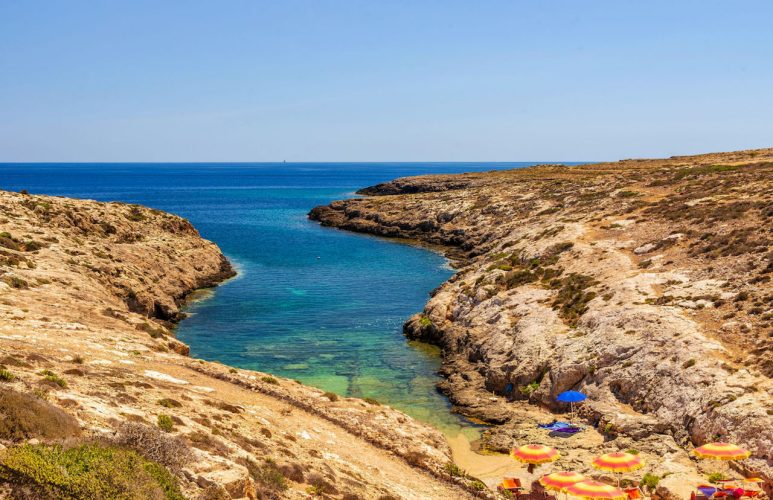 Veduta di Cala Uccello sull'Isola di Lampedusa, Sicilia