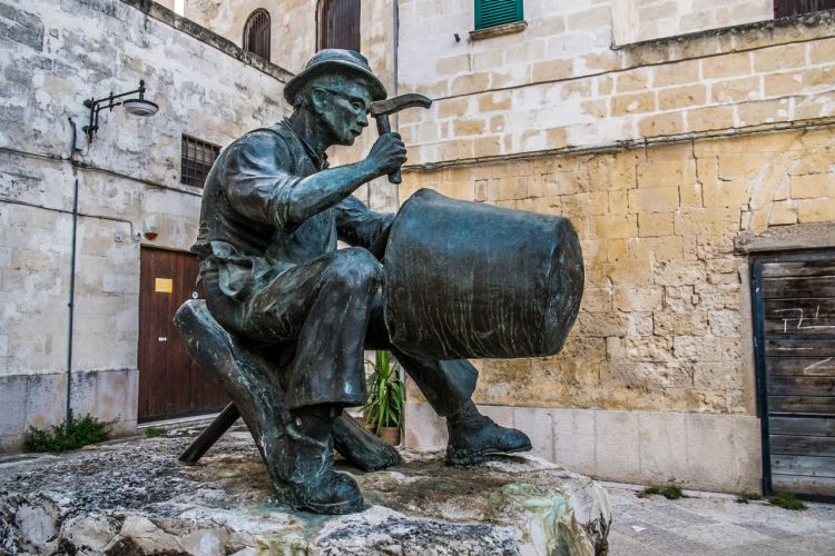 Statua di artigiano - Matera, Basilicata