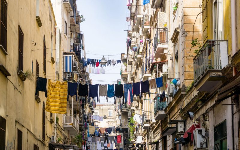 De Via dei Mille a Via Chiaia