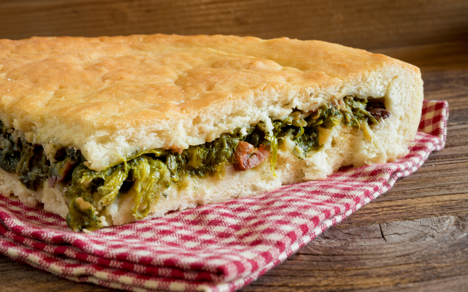 Productos típicos de Campania mozzarella y postres Italia.it