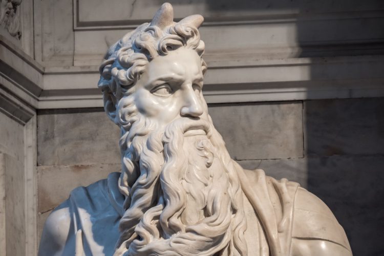 Mosè di Michelangelo - Photo by: DinoPh / Shutterstock.com