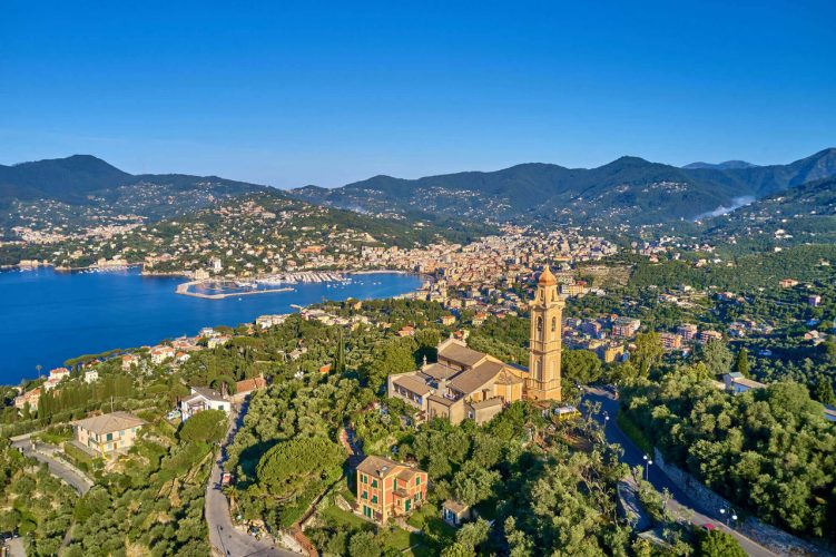 Rapallo - Gomitoli di percorsi che si diramano nella vegetazione, ammirando il Monastero di Valle Christi
