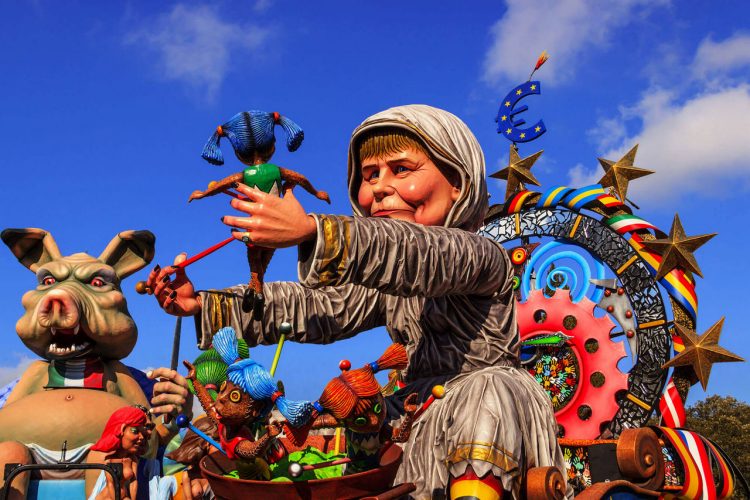 Carro allegorico al Carnevale di Putignano - Puglia