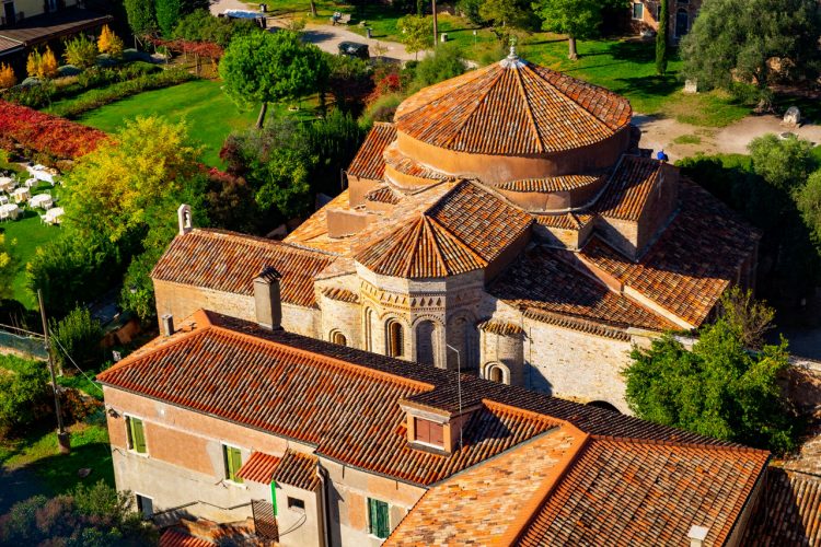 Vista dall’alto della Basilica di Santa Maria dell’Assunta a Torcello.