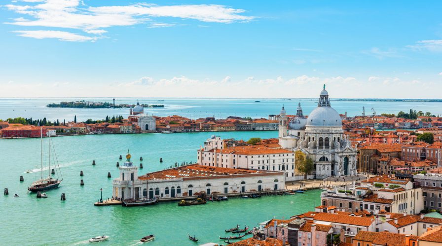 Basilica di Santa Maria della Salute e Punta della Dogana - Venezia, Veneto