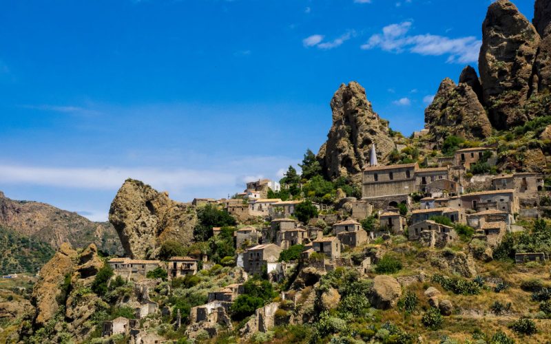 Le village de Pentedattilo