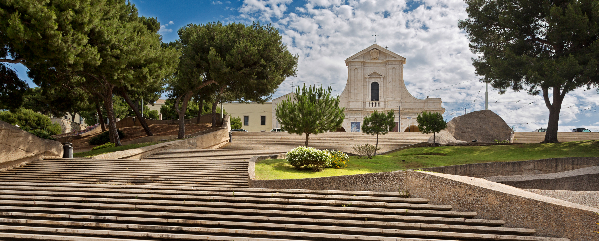 Santuario de Nuestra Señora de Bonaria, Cagliari - Italia.it