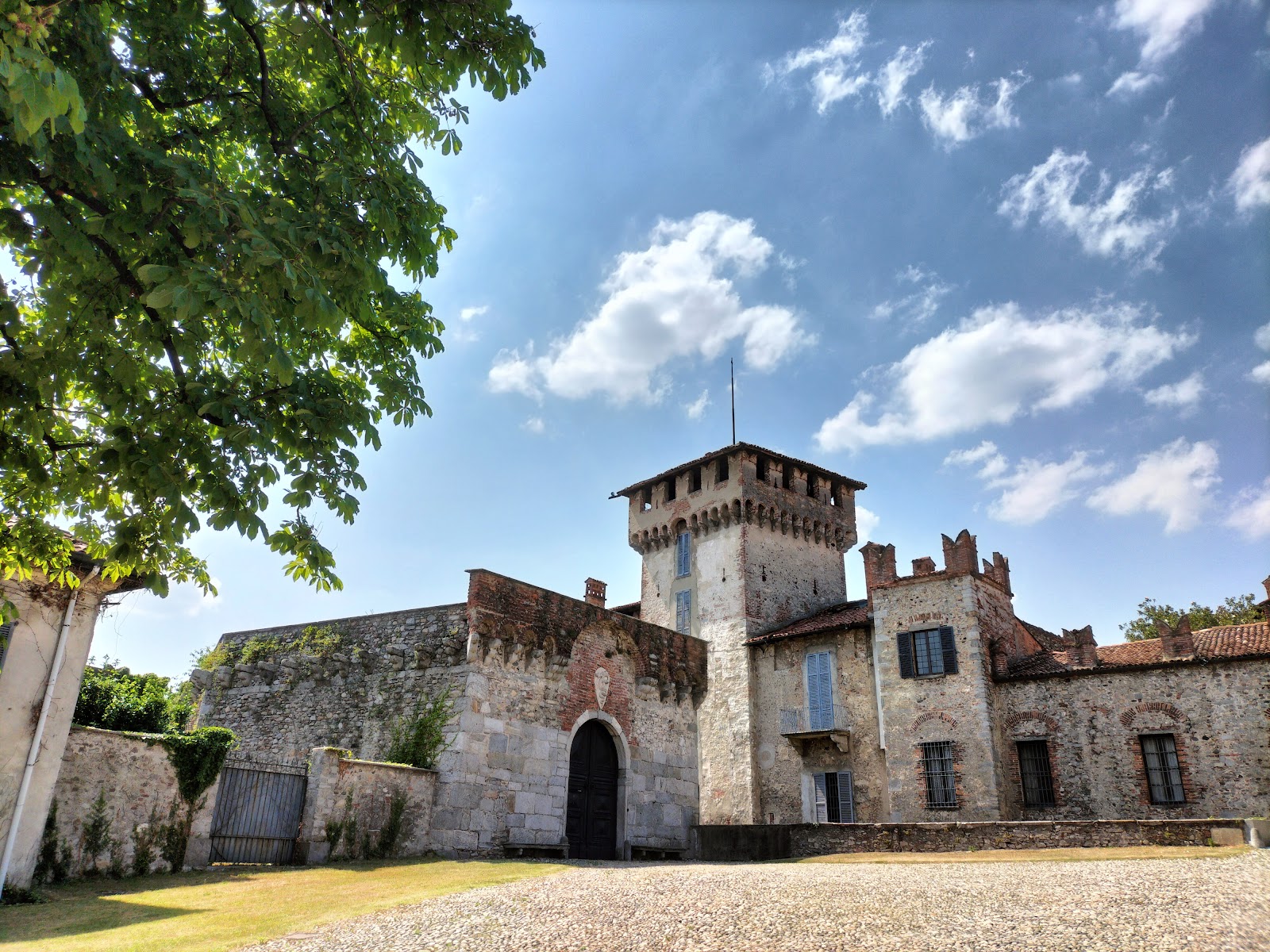 Castello Visconti di San Vito Somma Lombardo (va), Somma lombardo