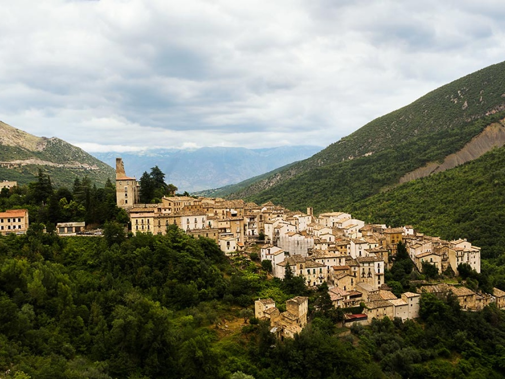 Anversa Degli Abruzzi Village In Abruzzo Italy Italia it
