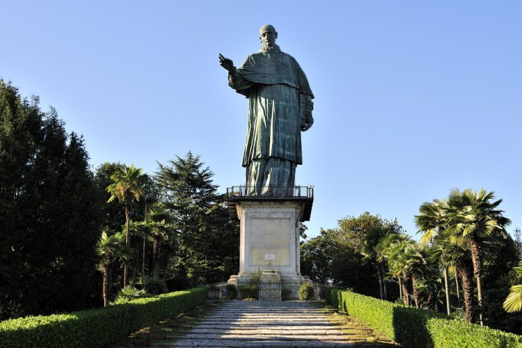 Colosso di San Carlo Borromeo, Arona