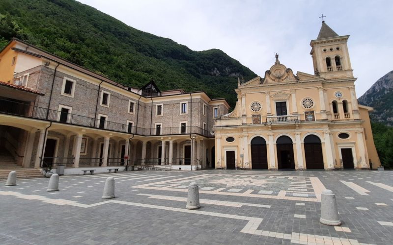 San Donato di Ninea - Policastrello - Santuario del Pettoruto - Gruta de la Monaca