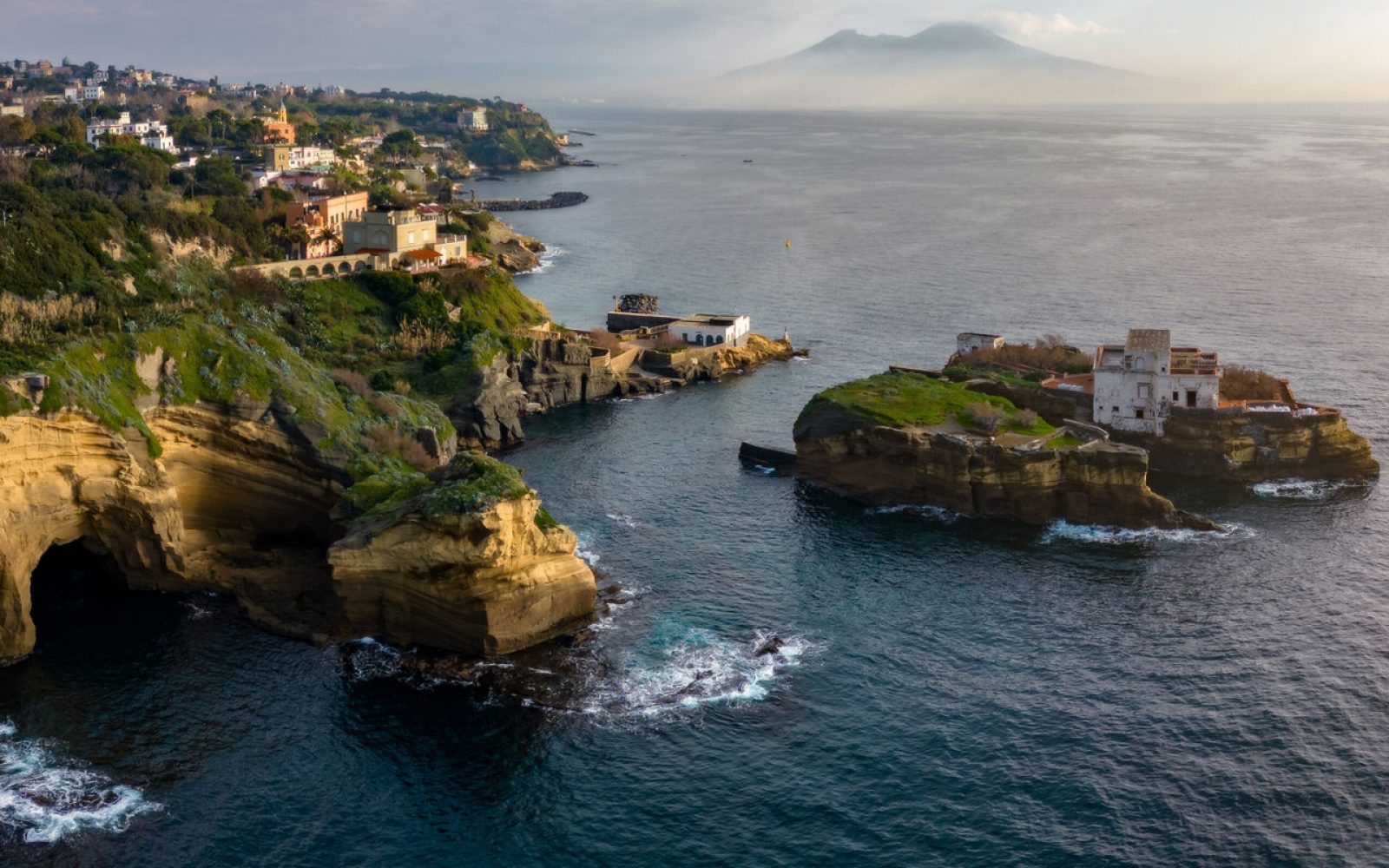 7 luoghi da visitare dove hanno girato Mare Fuori Italia.it 7 luoghi da visitare dove hanno girato Mare Fuori Italia.it