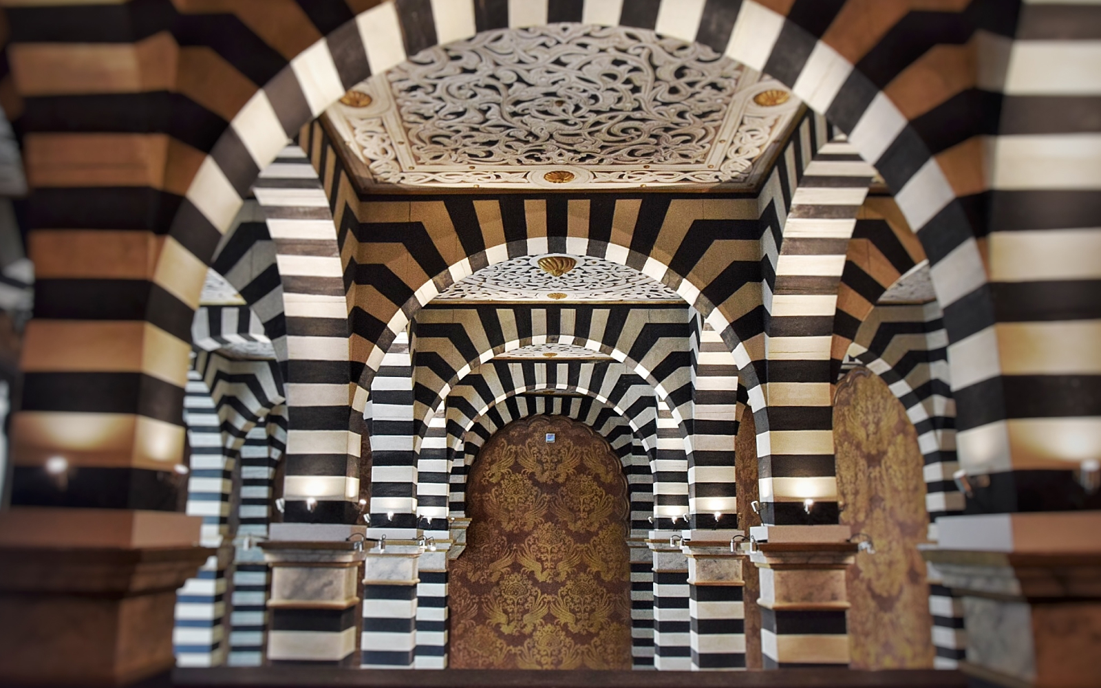 Castello di Rocchetta Mattei a Bologna Italia.it