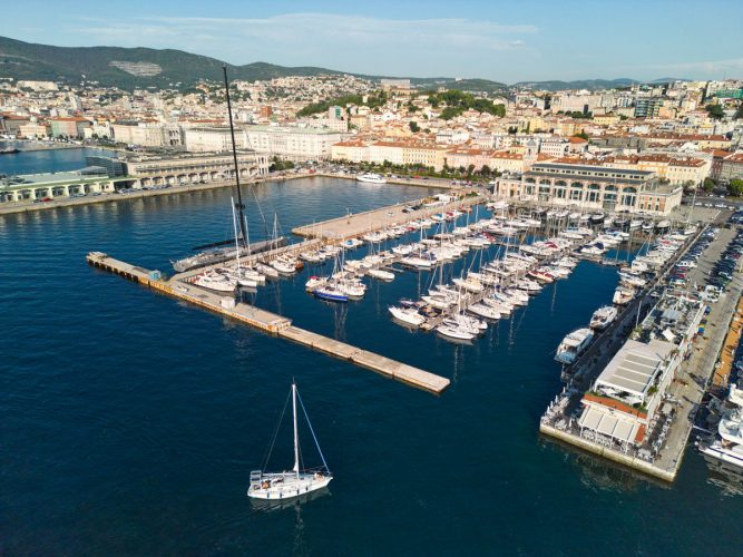 Trieste: dal fascino del mare alla magia del Carso
