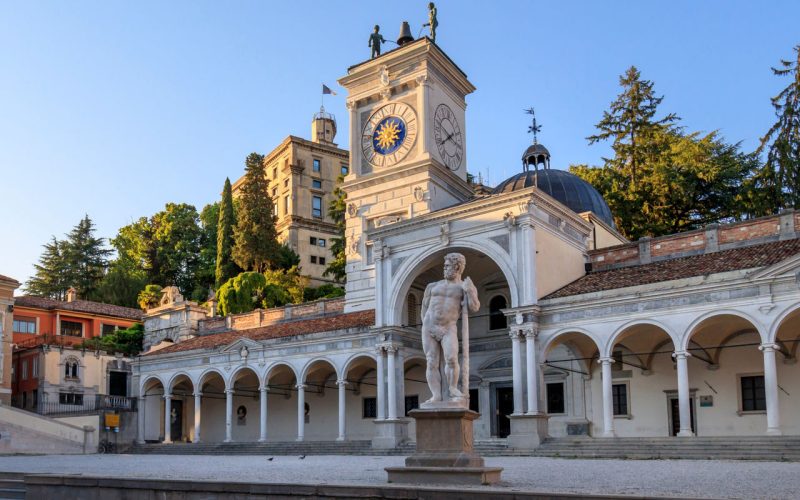 Da piazza della Libertà al Castello