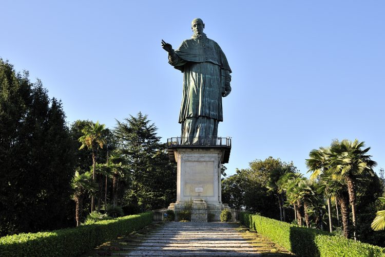 Colosso di San Carlo Borromeo, Arona