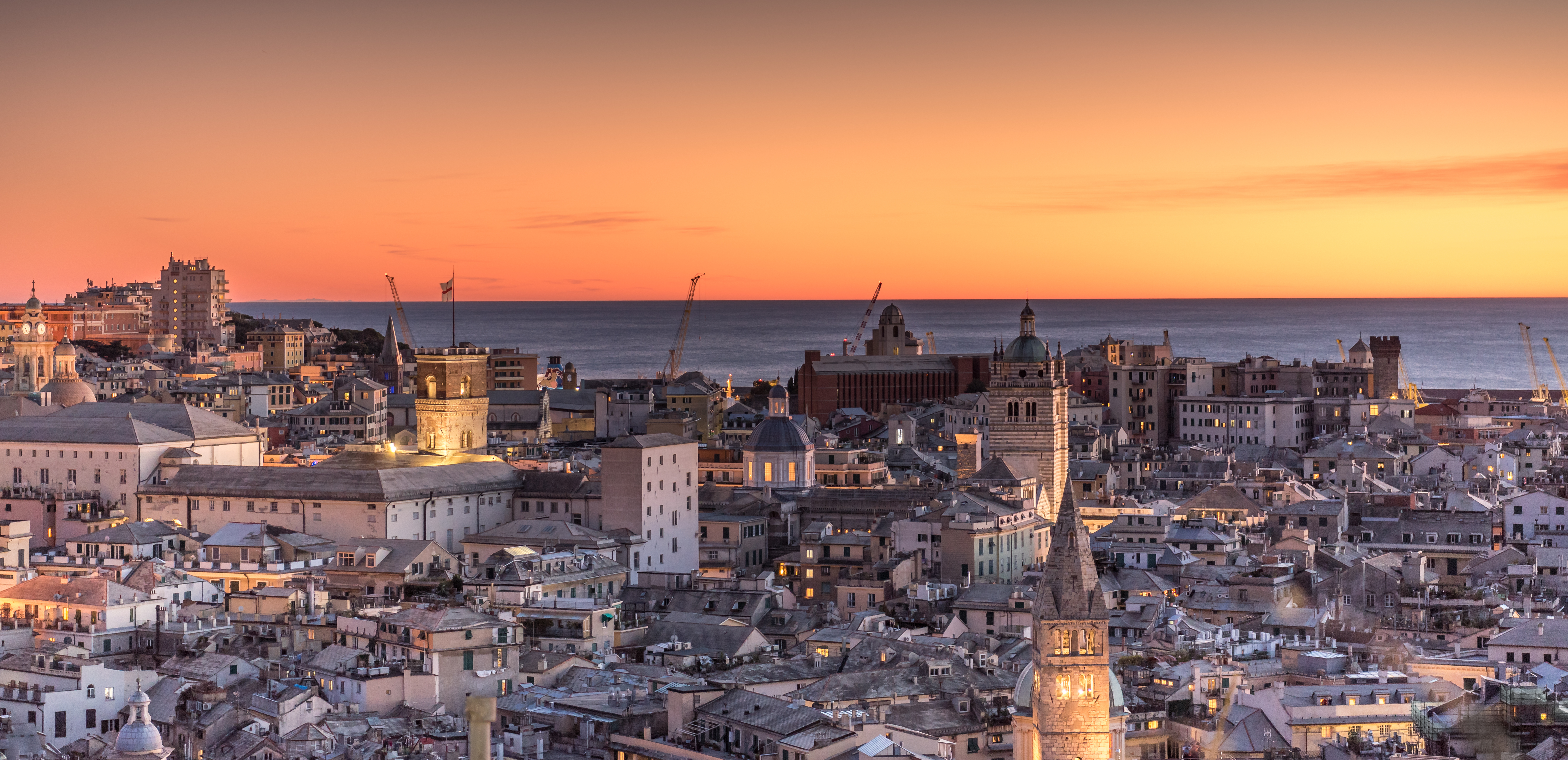 Genova: alla scoperta della città dei caruggi - Italia.it