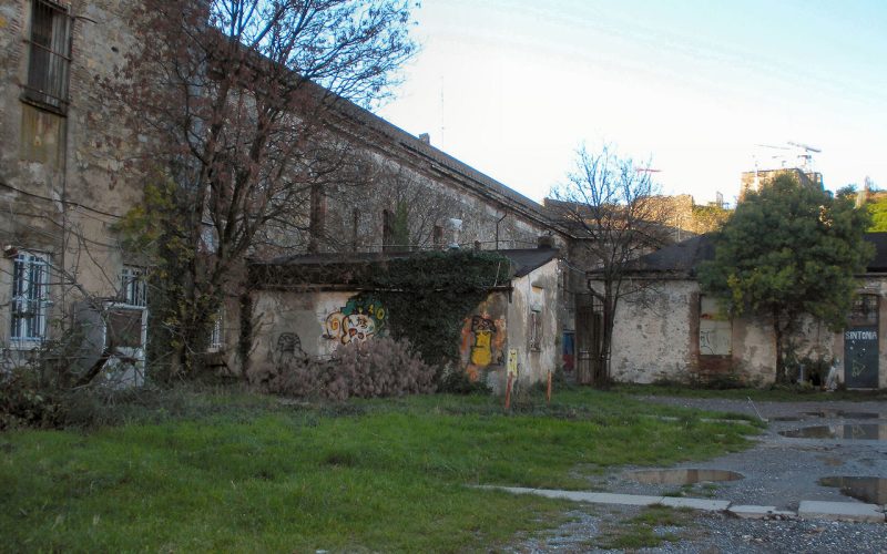 La caserma interna al Forte Castellaccio