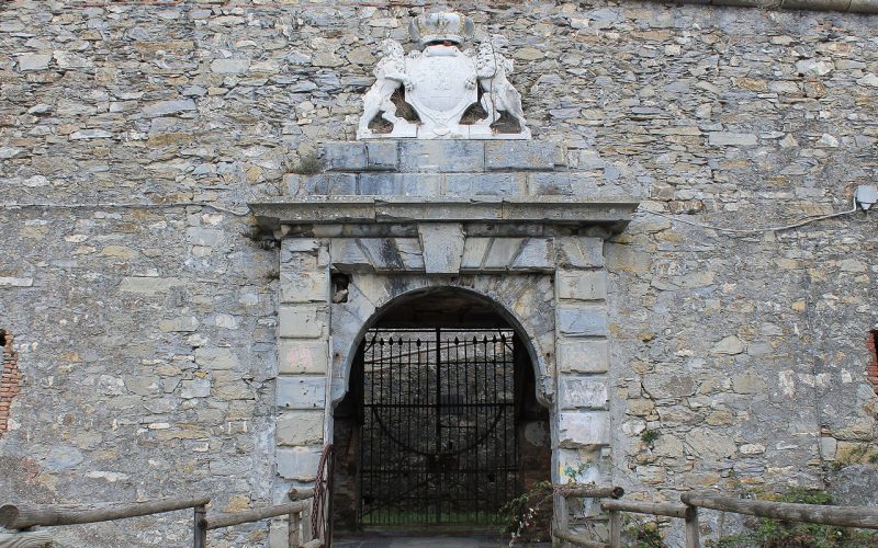 La porta d’ingresso del Forte Sperone