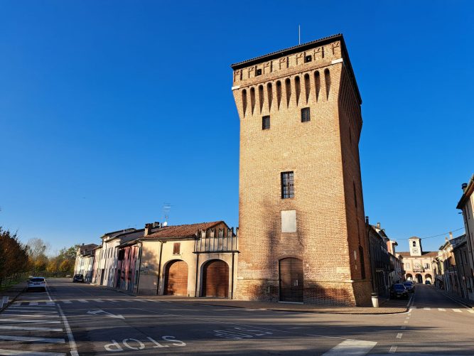 Commessaggio, borgo strategico nel cuore della pianura.