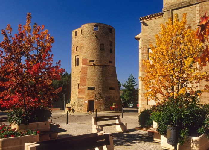 Ripe San Ginesio: il borgo laboratorio