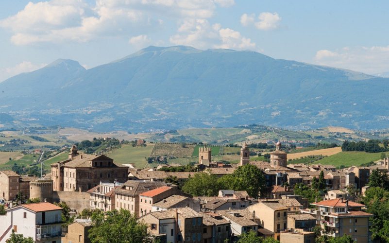 Offida, a jewel embroidered on the hills