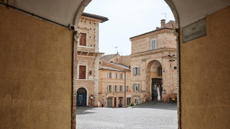 Fermo: between Falerio DOC, art and culture