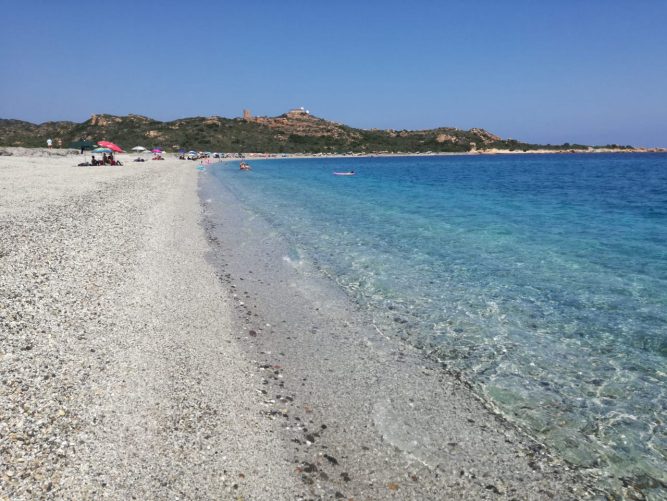 Cala Murtas e Quirra: spiaggia selvaggia e torre sul promontorio