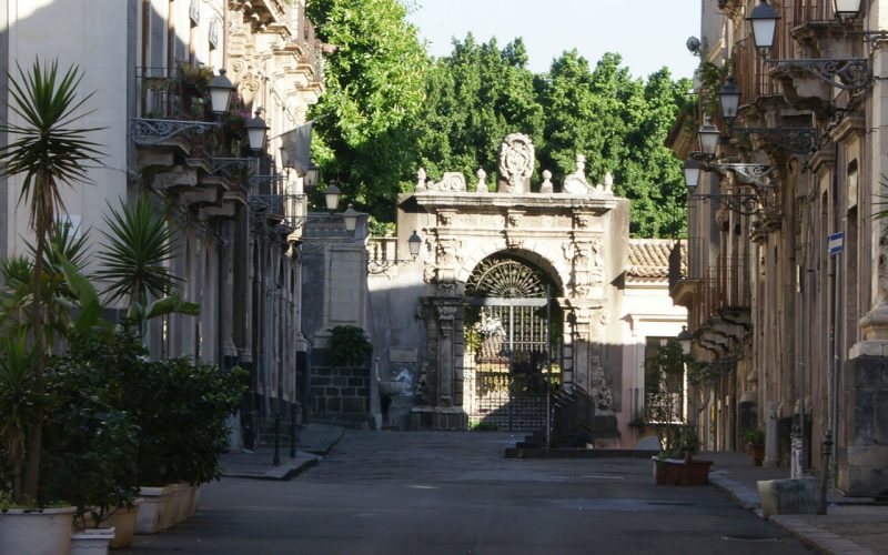 Via Crociferi a Catania