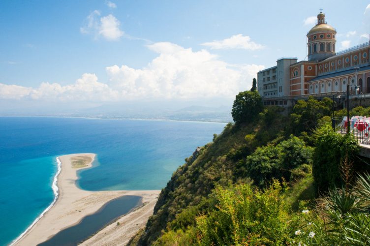 Da San Piero Patti a Tindari e alla riserva dei laghi di Marinello