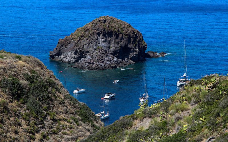 Salina: natura, vino e tramonti su Pollara