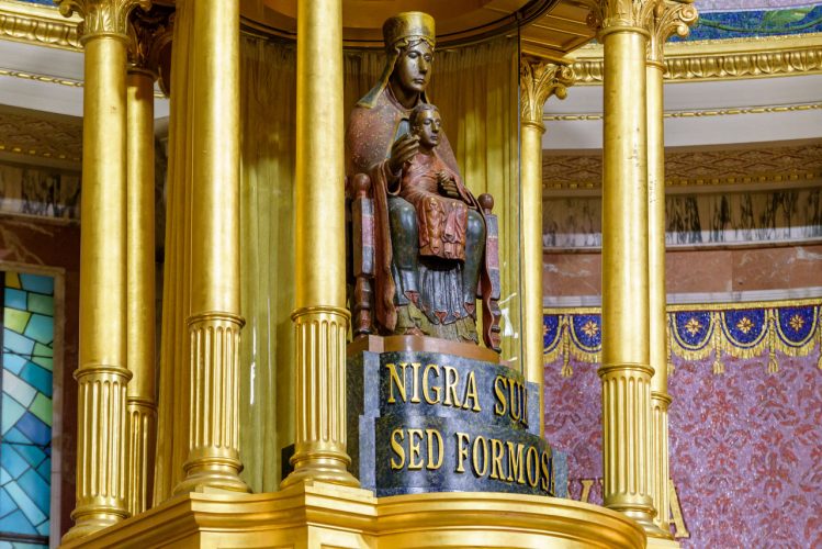 Statua della Madonna Nera di Tindari. Photo by: Roberto La Rosa / Shutterstock.com