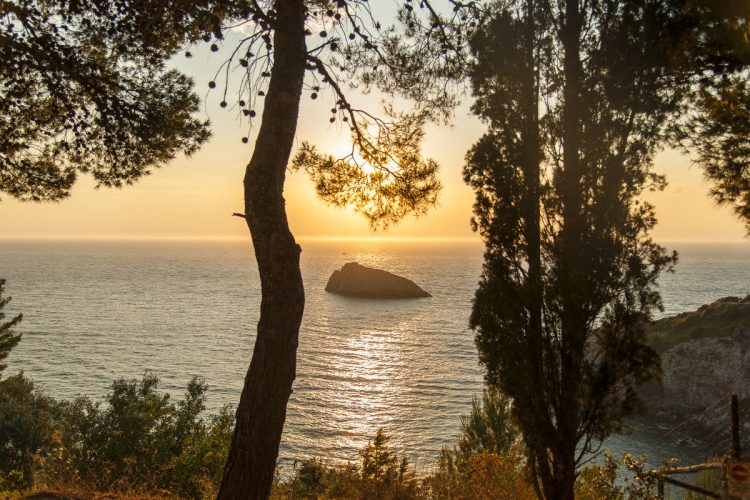 Dalla Marina di Cala Galera verso l’itinerario ad anello