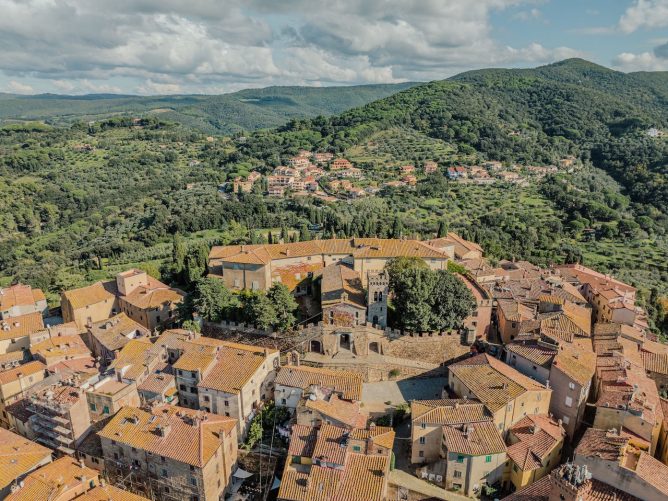 Castagneto Carducci e il Parco di Rimigliano