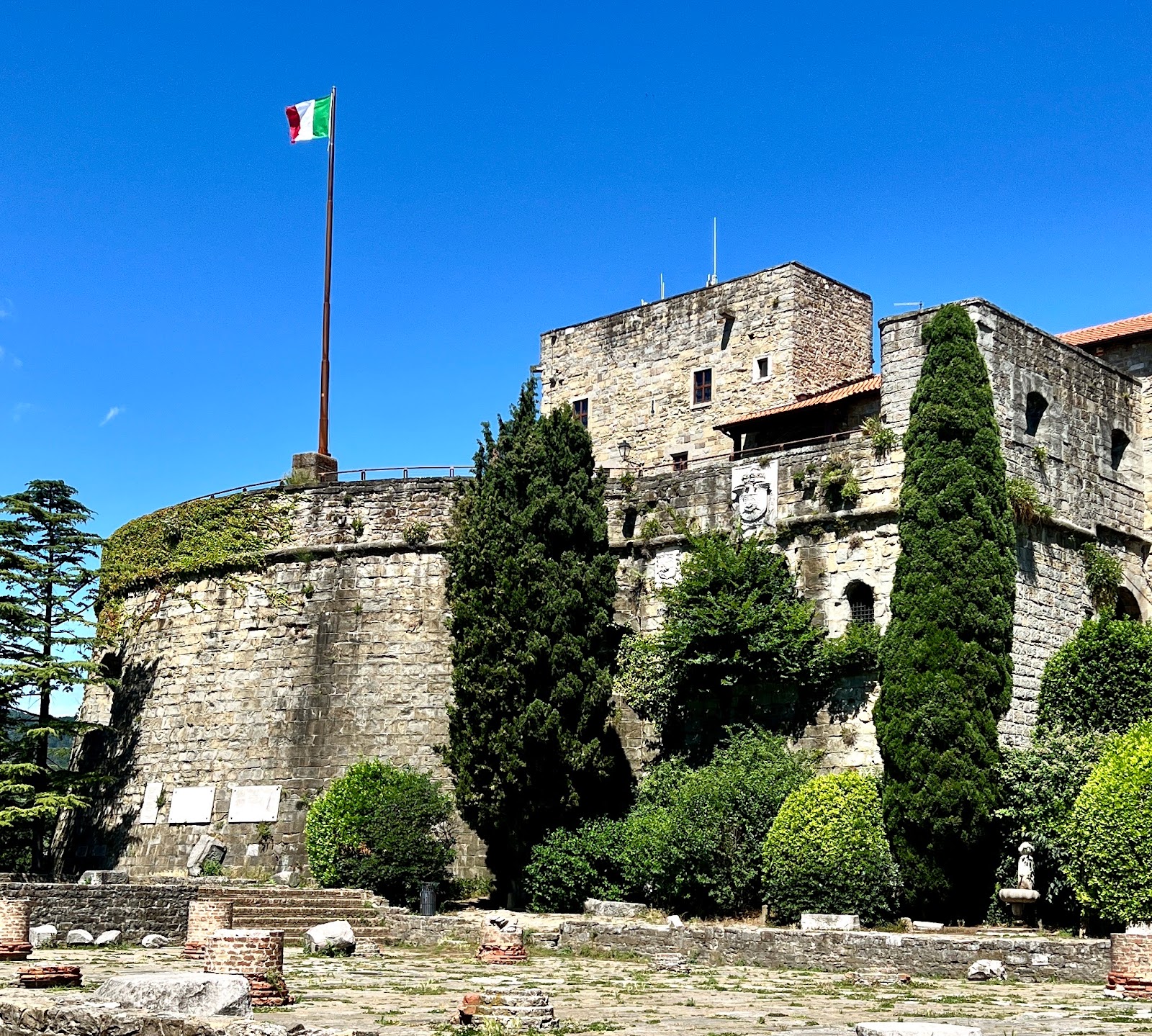 Castello di san giusto trieste italia it