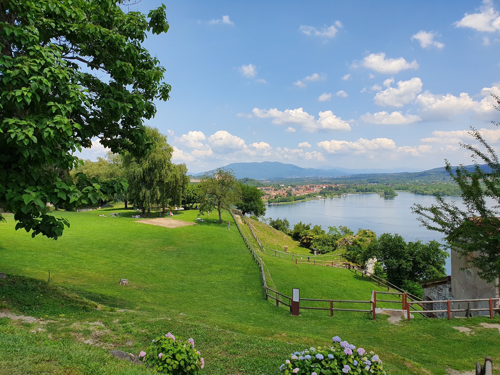 Parque Rocca Borromea – Italia.it